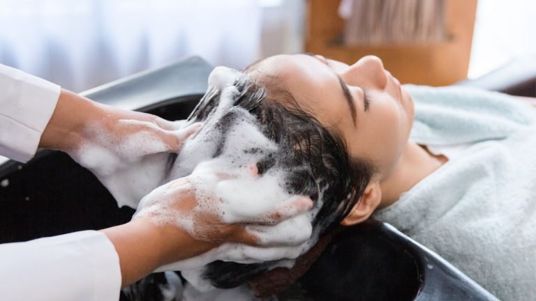 is it bad to let shampoo sit in your hair